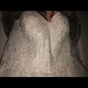 Strapless wedding dress